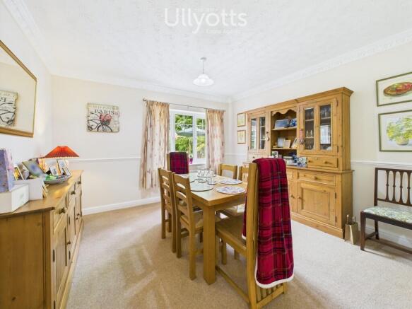 4 bed Detached for sale Image 10