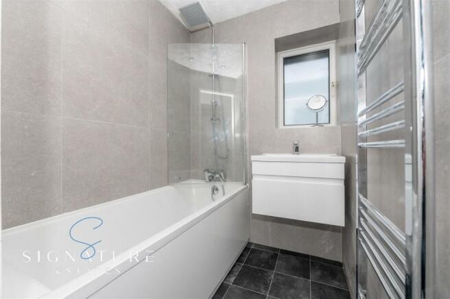 Bathroom (14).jpg