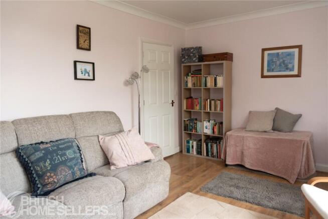 3 bed Semi-Detached for sale Image 7