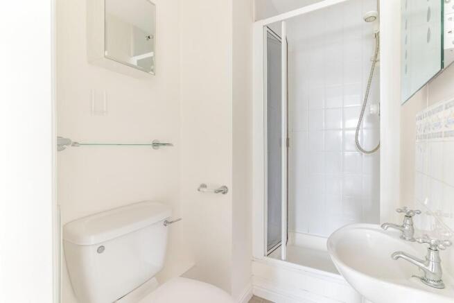 2 bed Apartment for sale Image 6