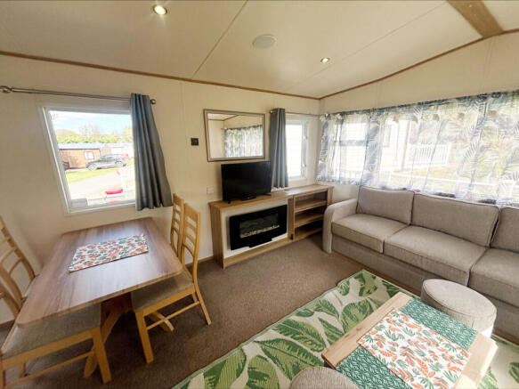 Two bed ABI Oakley, Caldecott Hall Country Park, Beccles Road, Fritton, Norfolk, NR31 9EY photo 4