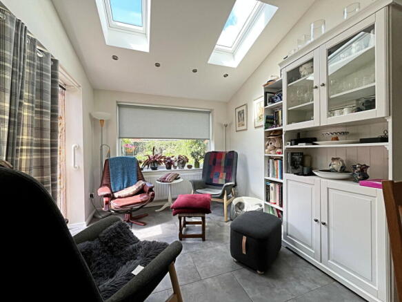 3 bed Semi-Detached for sale Image 6