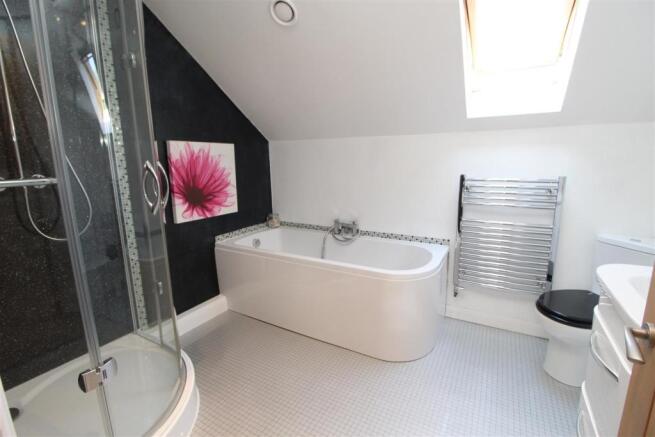 BATHROOM/ W.C.