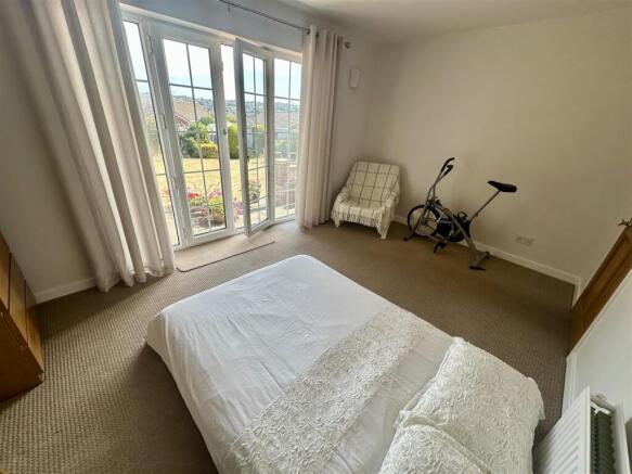 3 bed Detached Bungalow for sale Image 9