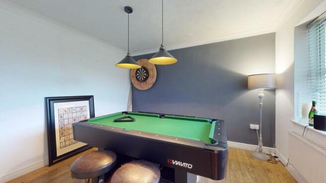 GAMES/SITTING ROOM