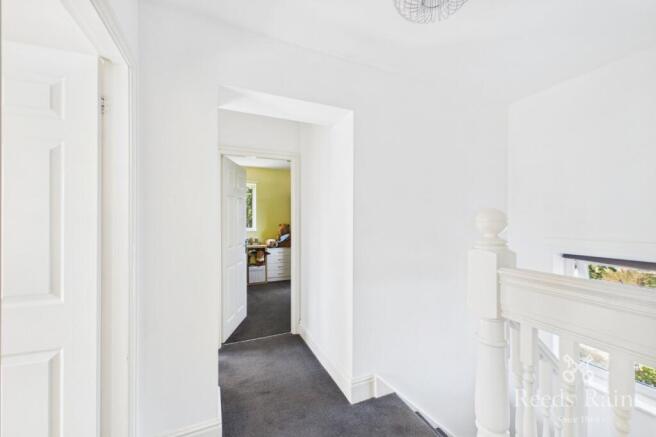 4 bed Detached for sale Image 9