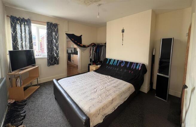 2 bed Terraced for sale Image 5