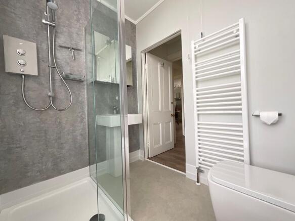 2 bed Flat for sale Image 9