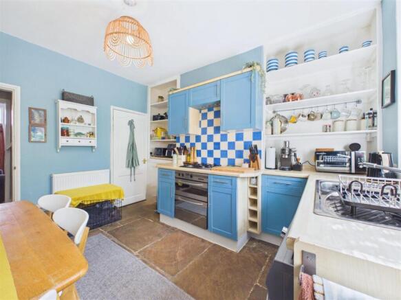 3 bed Terraced for sale Image 6