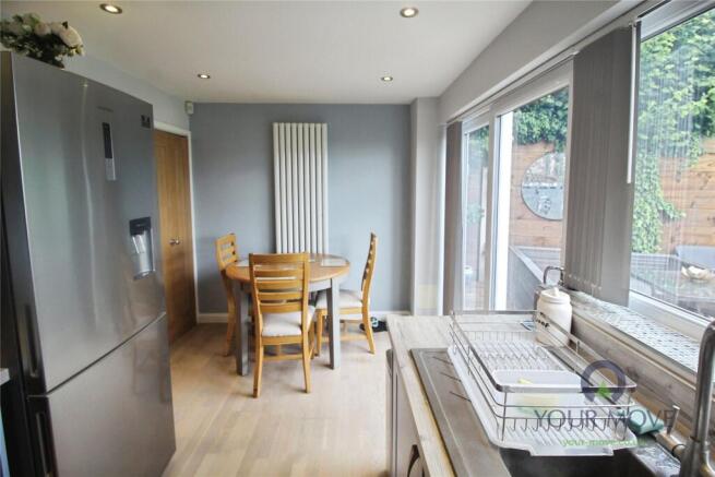 3 bed Semi-Detached for sale Image 4