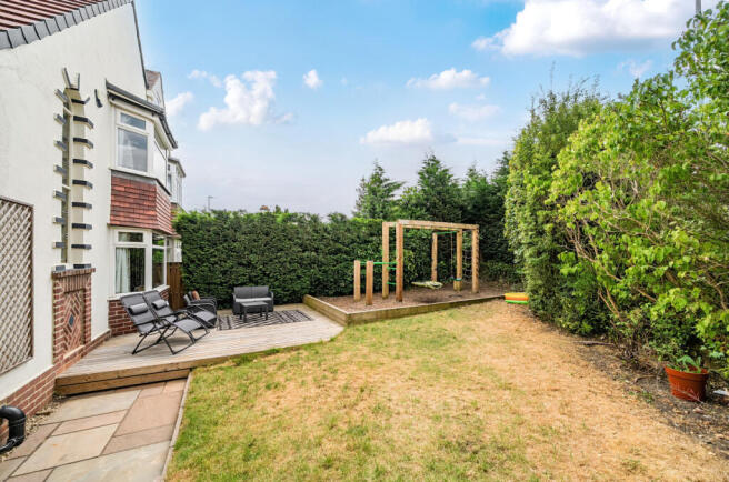 5 bed Semi-Detached for sale Image 11