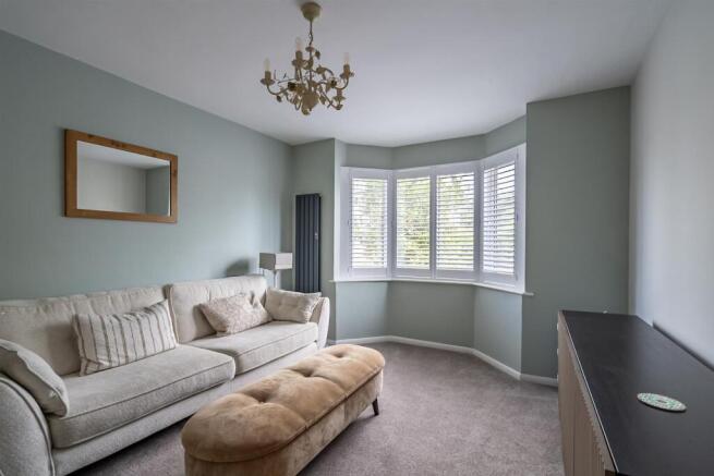 5 bed Semi-Detached for sale Image 8