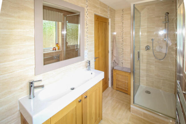Master Bedroom En...