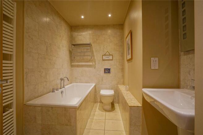 2 bed Apartment for sale Image 5