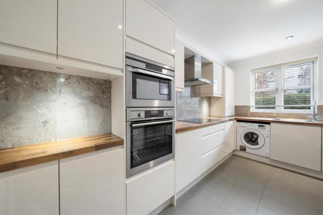 Flat 1, Maple Lodge W8 5UN-8.jpg