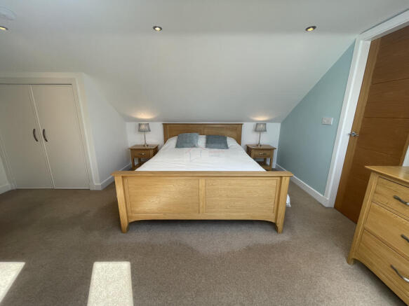 Master Bedroom 1a.JPG