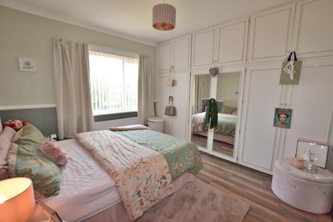3 bed Semi-Detached for sale Image 9