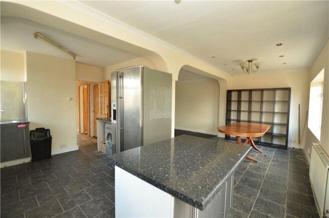 Kitchen/Dining Area