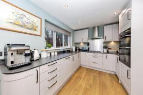 18, Maes Y Ffynnon, Llannon, Llanelli SA14 6BQ