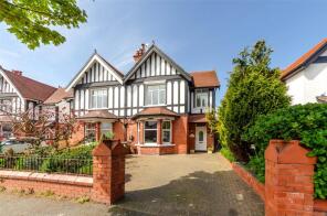 8 Llinos, St Mary's Road, Llandudno LL30 2UB