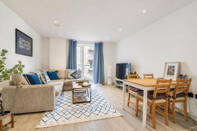 2 bed Apartment for sale Image 5