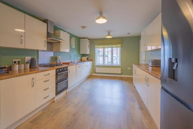 Ewemove Taunton 78 Dragon Rise (10)