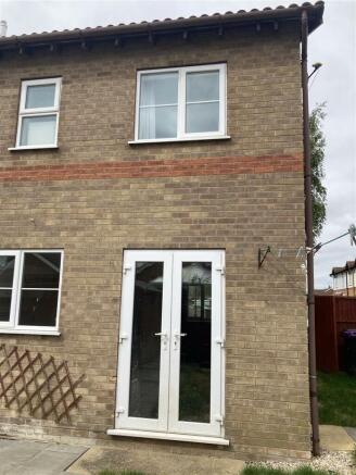 3 Butlin Close (14).JPG