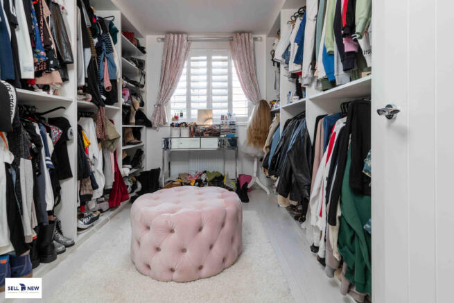 Dressing/bed room