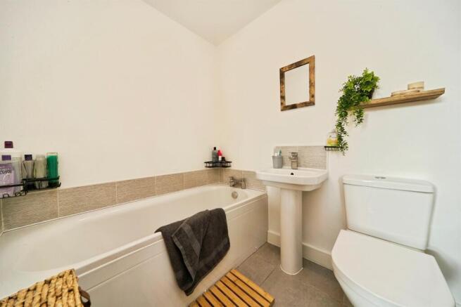 2 bed Semi-Detached for sale Image 6