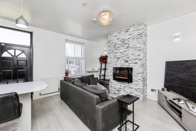 3 bed Terraced for sale Image 5