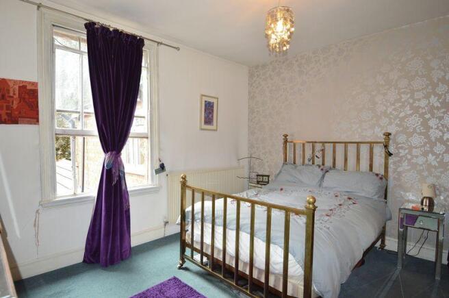 BEDROOM 2