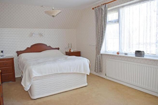 26 Orchard Croft, bed 1b.jpg