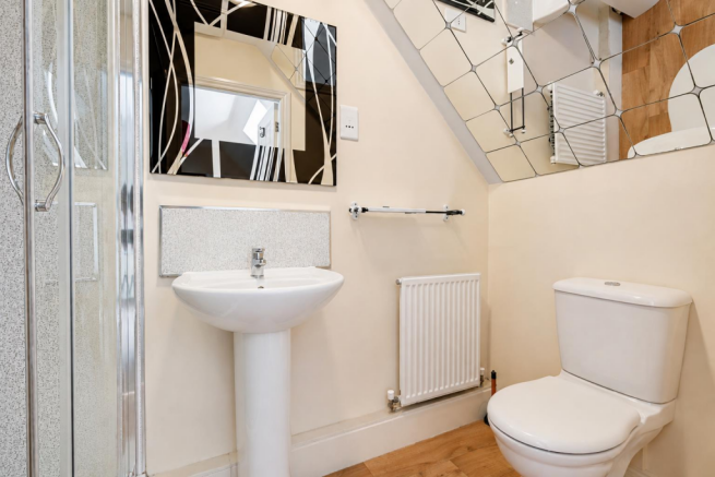 3 bed Town House to rent Image 8
