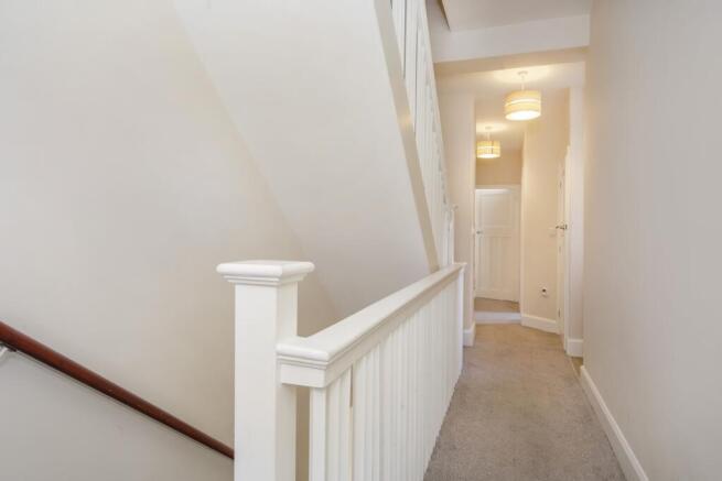 3 bed Flat to rent Image 4