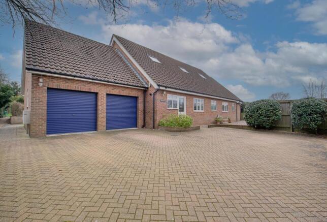 DOUBLE GARAGE