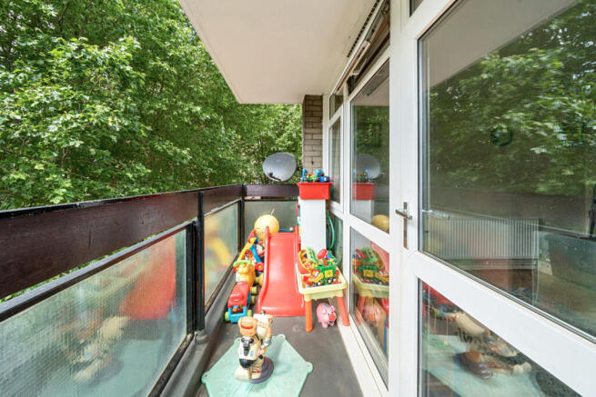 1304596-1-684c037...