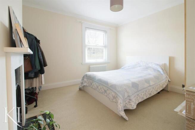 Bedroom 1.jpg