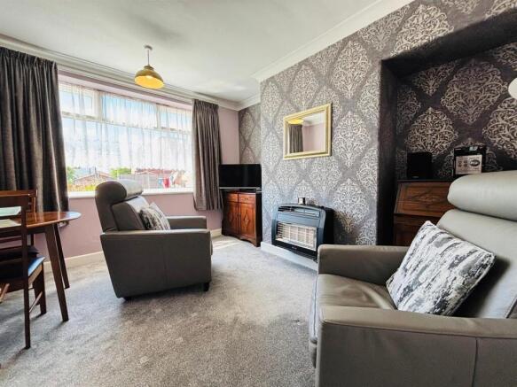 3 bed Semi-Detached for sale Image 4