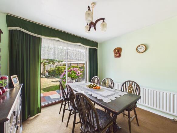 Clewley Drive, Pendeford, Wolverhampton, WV9 photo 4