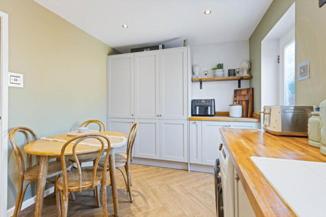 3 bed Terraced for sale Image 6