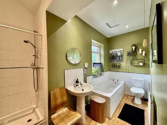 3 bed Terraced for sale Image 4