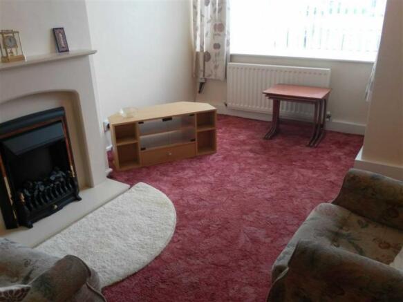 DINING/SITTING ROOM