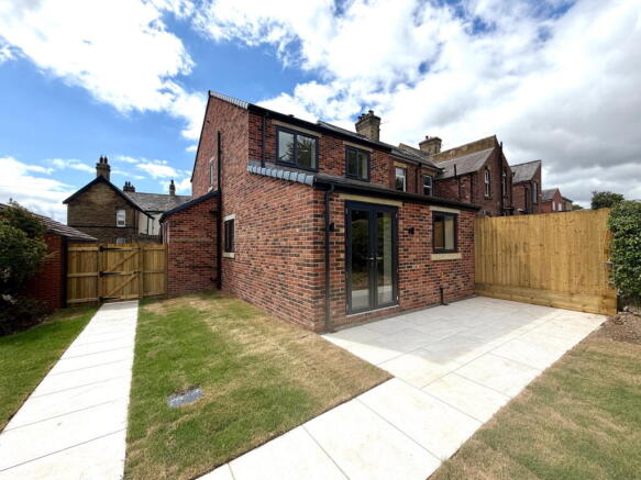 3 bed Detached for sale Image 4