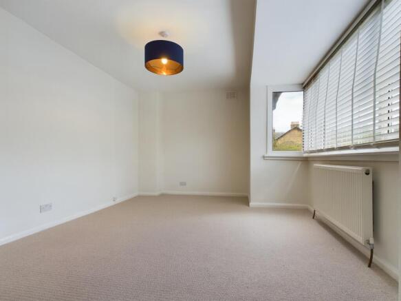 2 bed Semi-Detached to rent Image 12