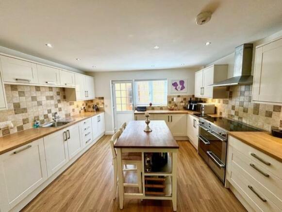 Kitchen/Breakfast Room