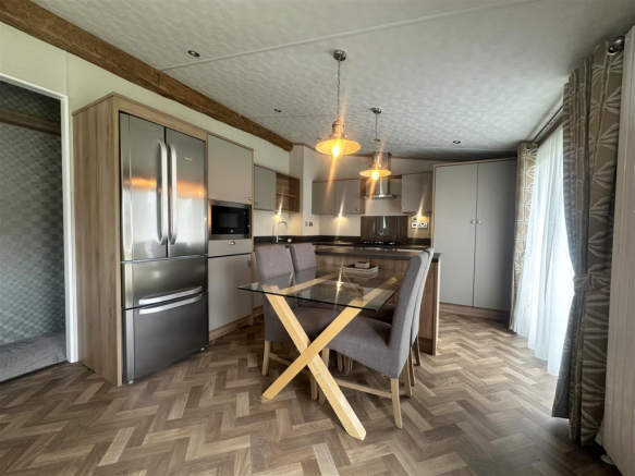 2 bed Park Home for sale Image 8
