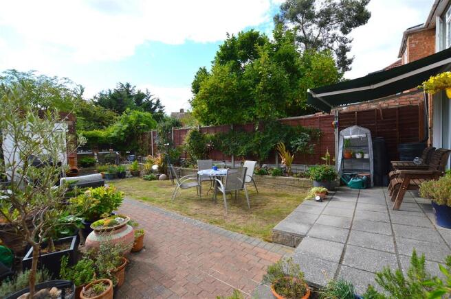 329 Nelson Road garden.jpg