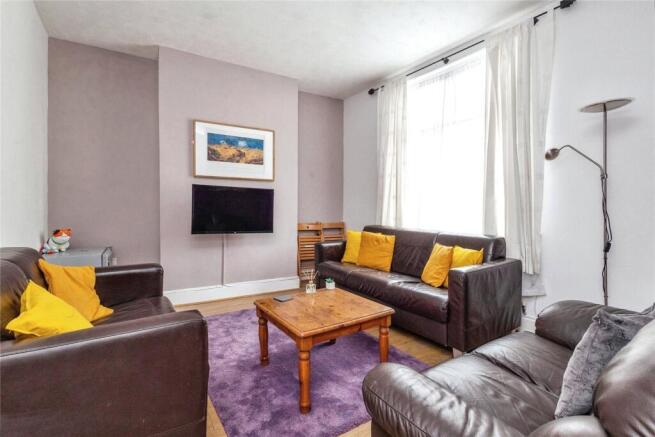 5 bed House to rent Image 7