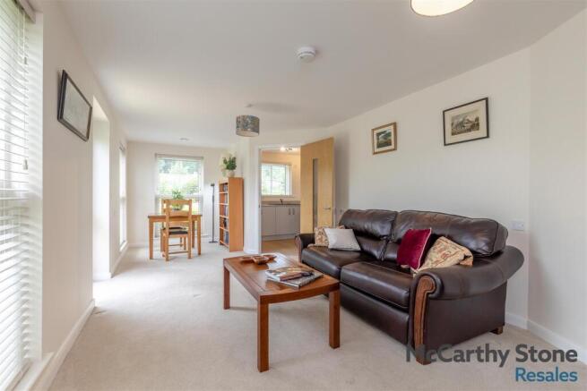 8693672-interior11.jpg