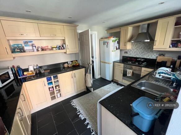 2 bed End of Terrace to rent Image 8
